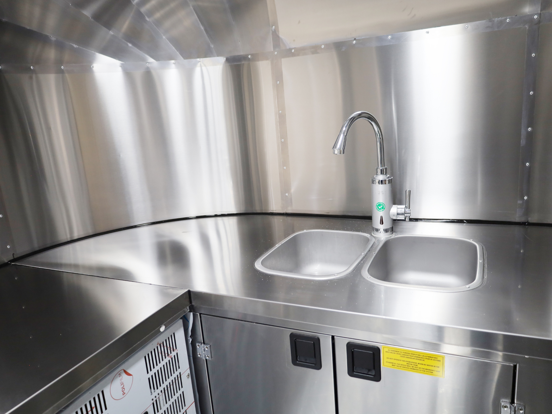 Kitchen Streamline Trailer 610