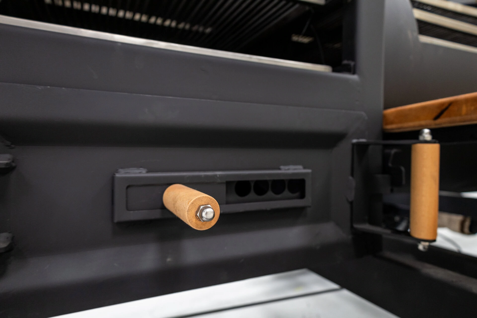 Three-lid BBQ Smoker
