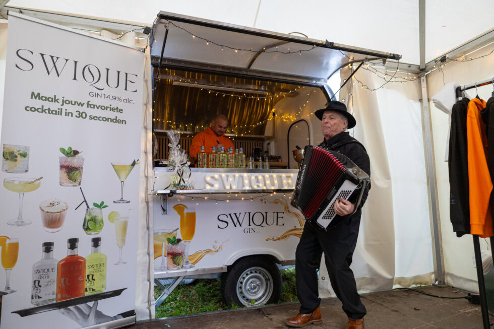 How much does a cocktail truck cost?