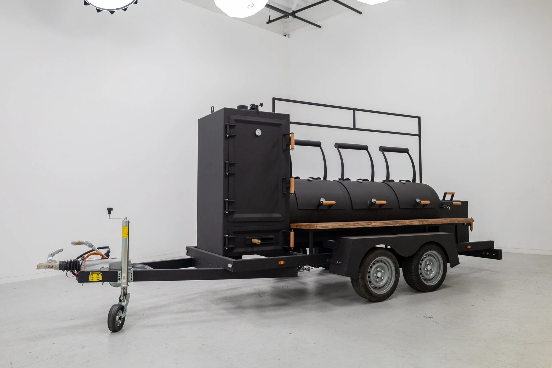 Three-lid BBQ Smoker