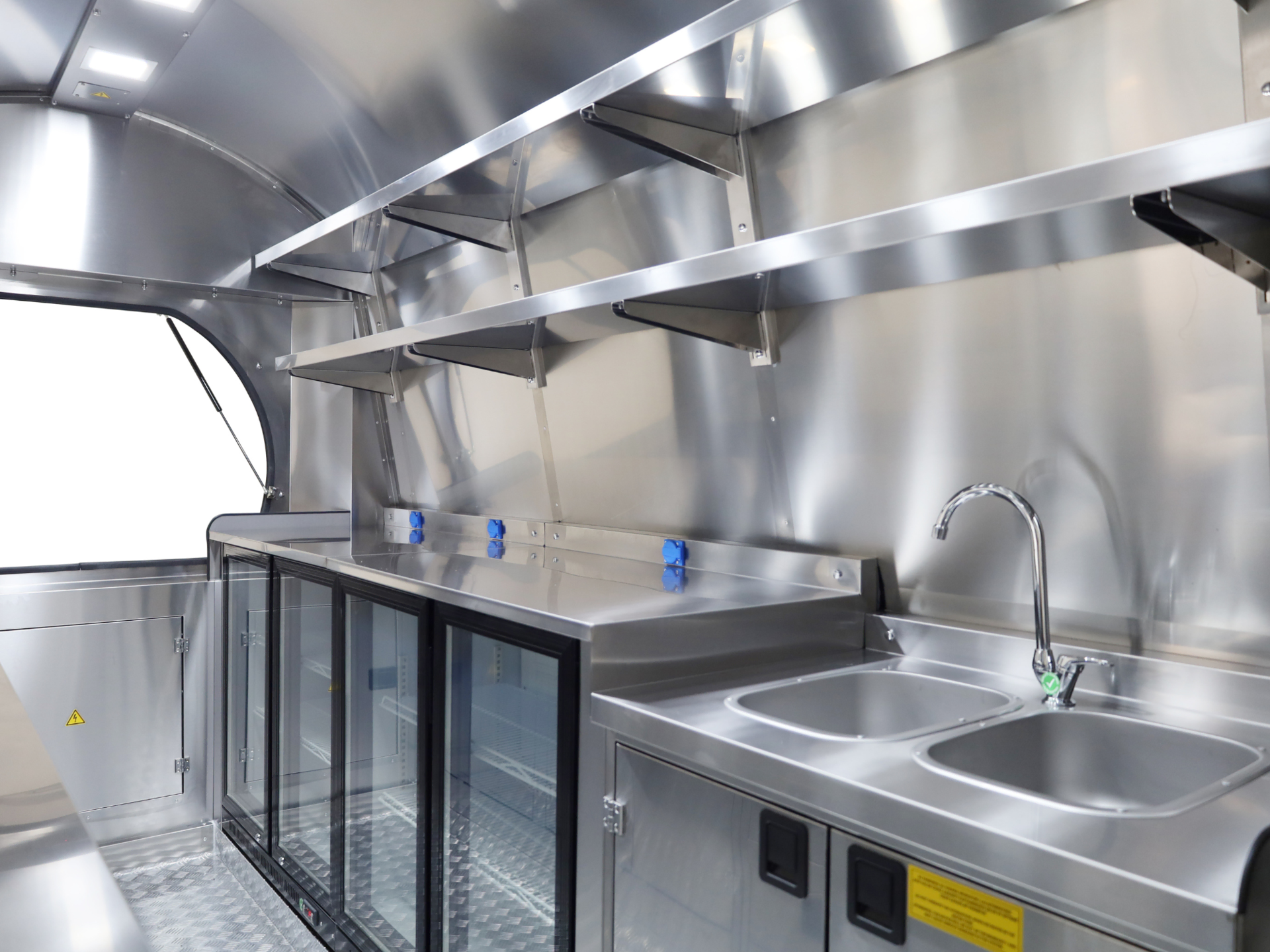 Bar Premium Trailer 320