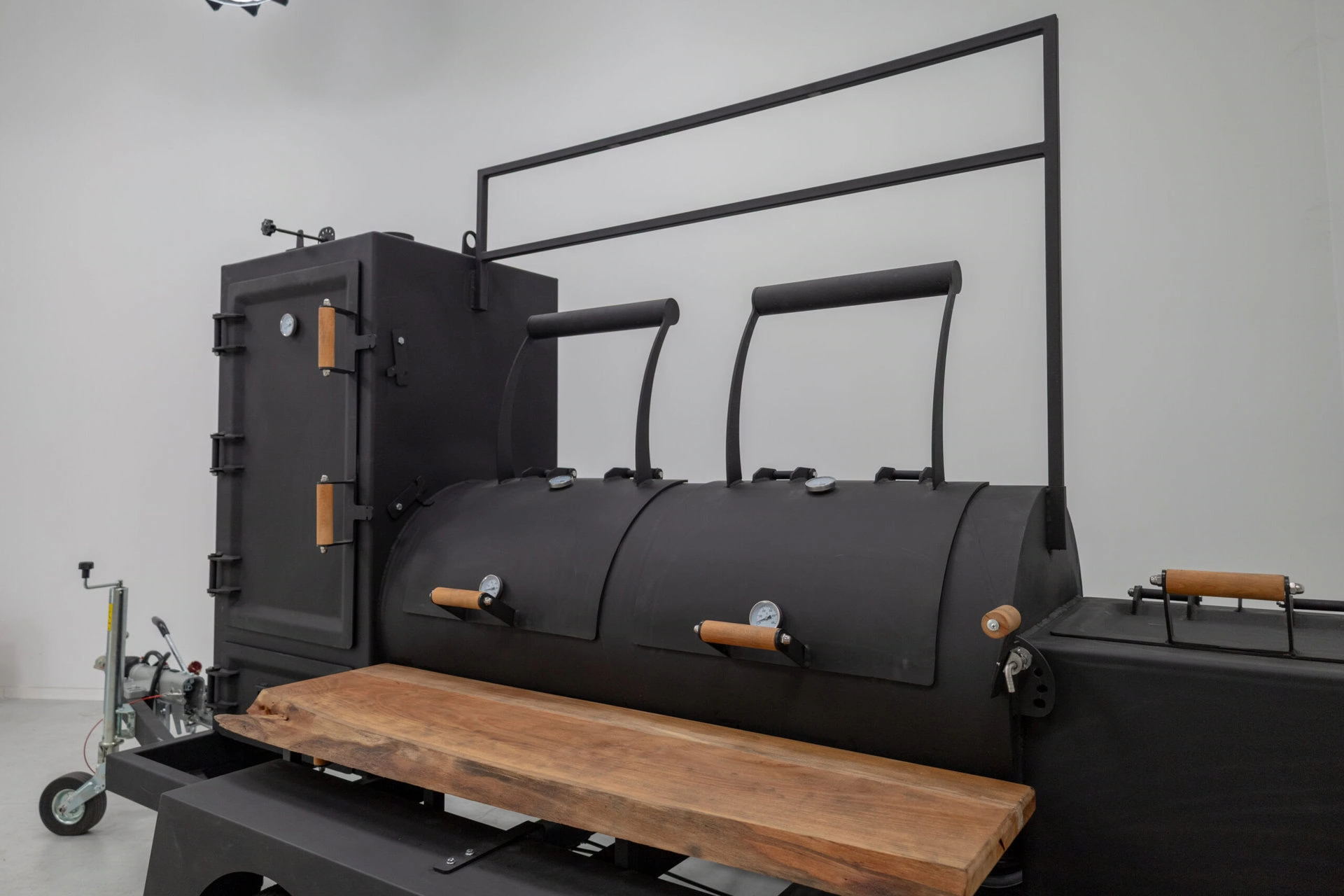 Two-lid BBQ Smoker