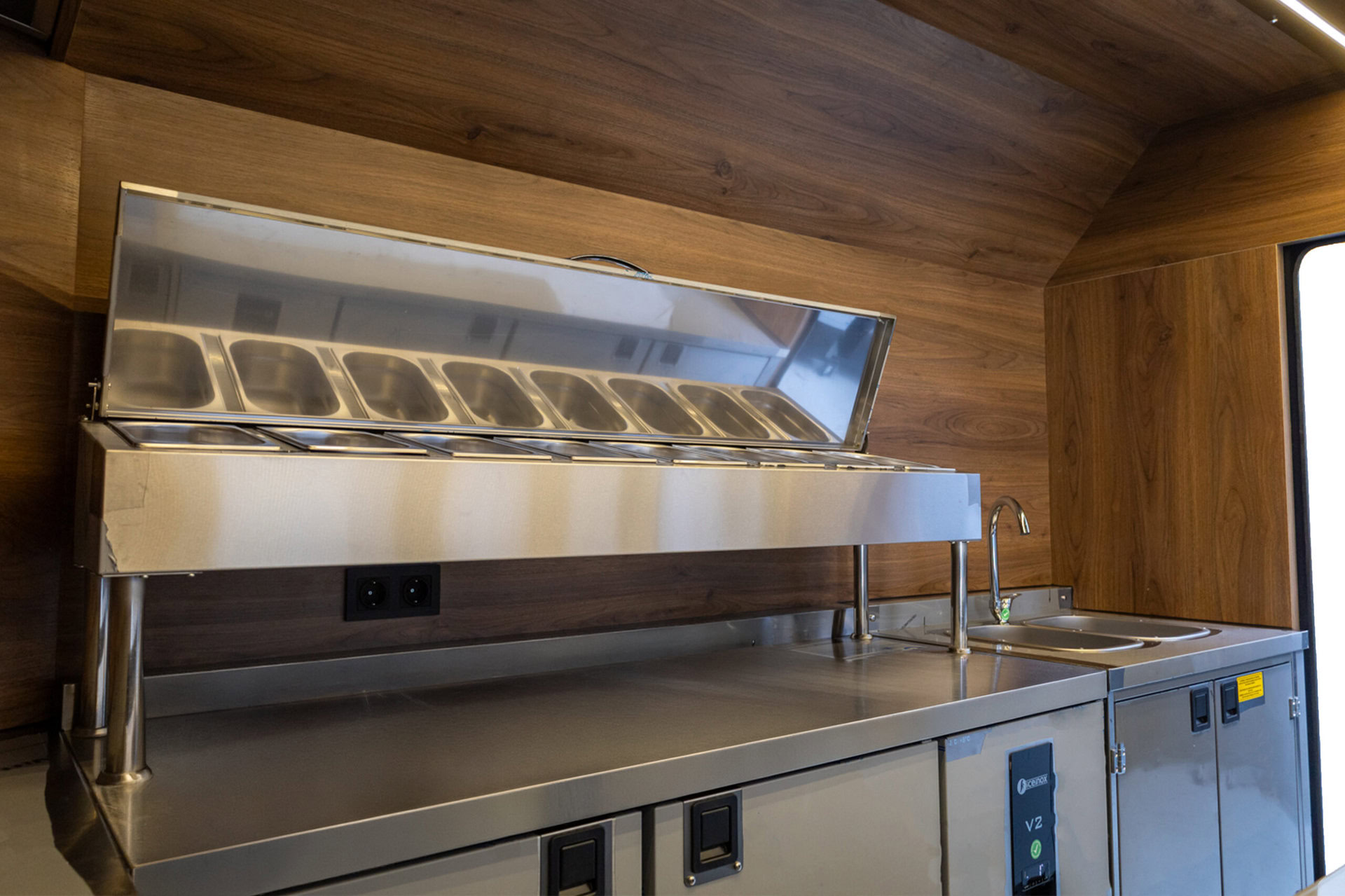 Kitchen Farm Trailer 330