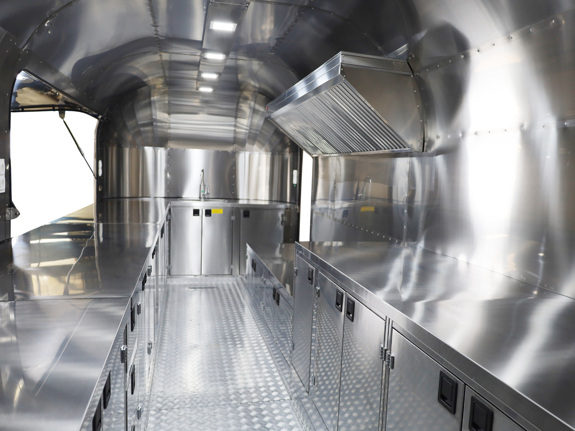 Kitchen Streamline Trailer 670