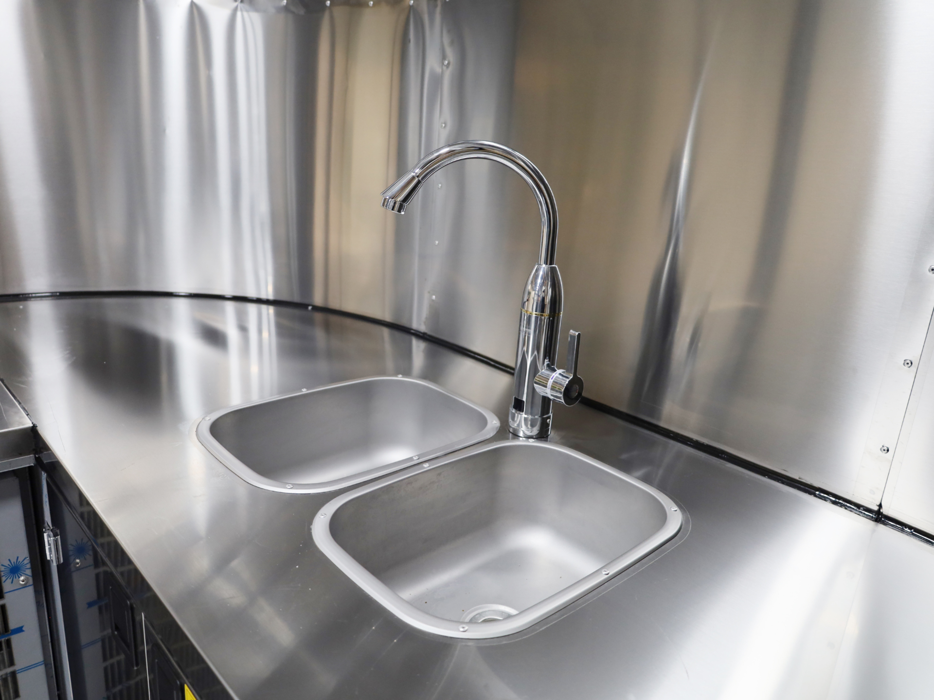 Kitchen Streamline Trailer 550