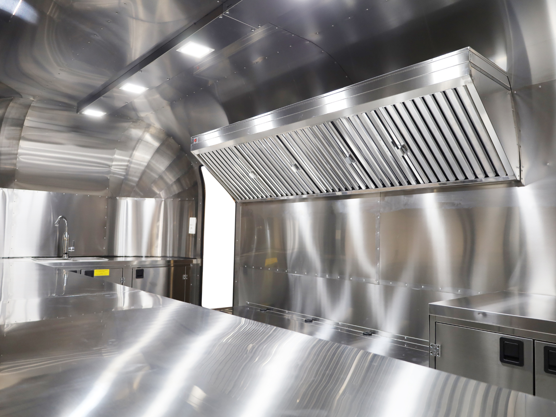 Kitchen Streamline Trailer 550