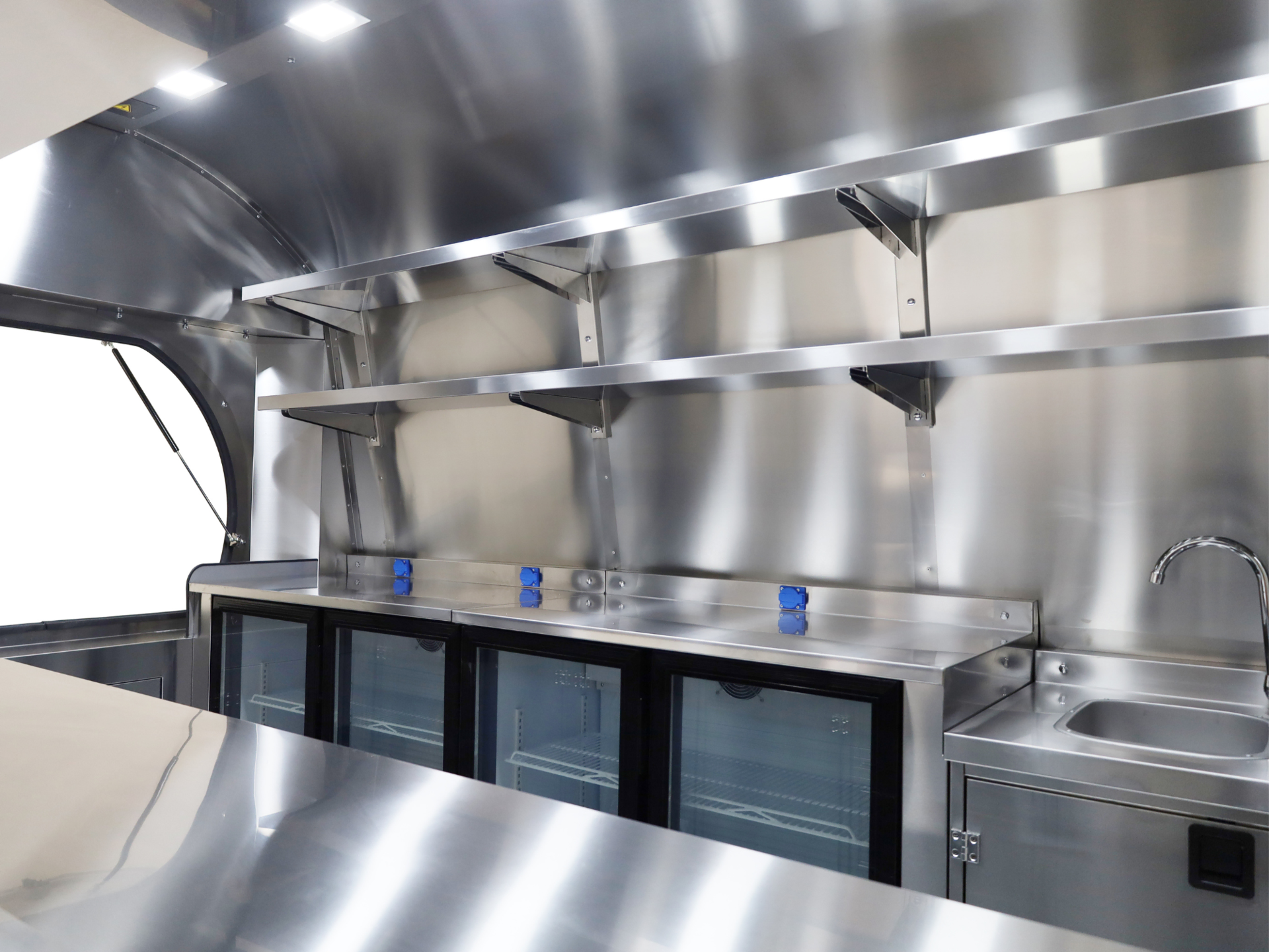 Bar Premium Trailer 320