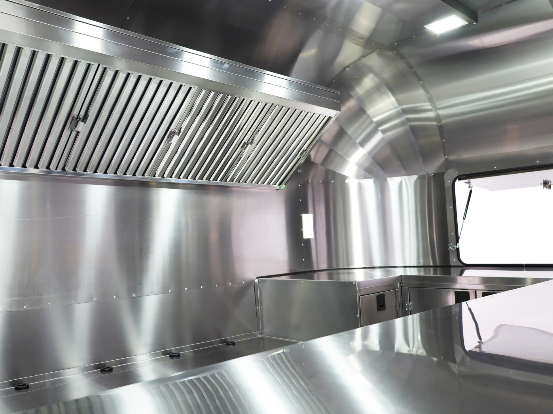 Kitchen Streamline Trailer 430