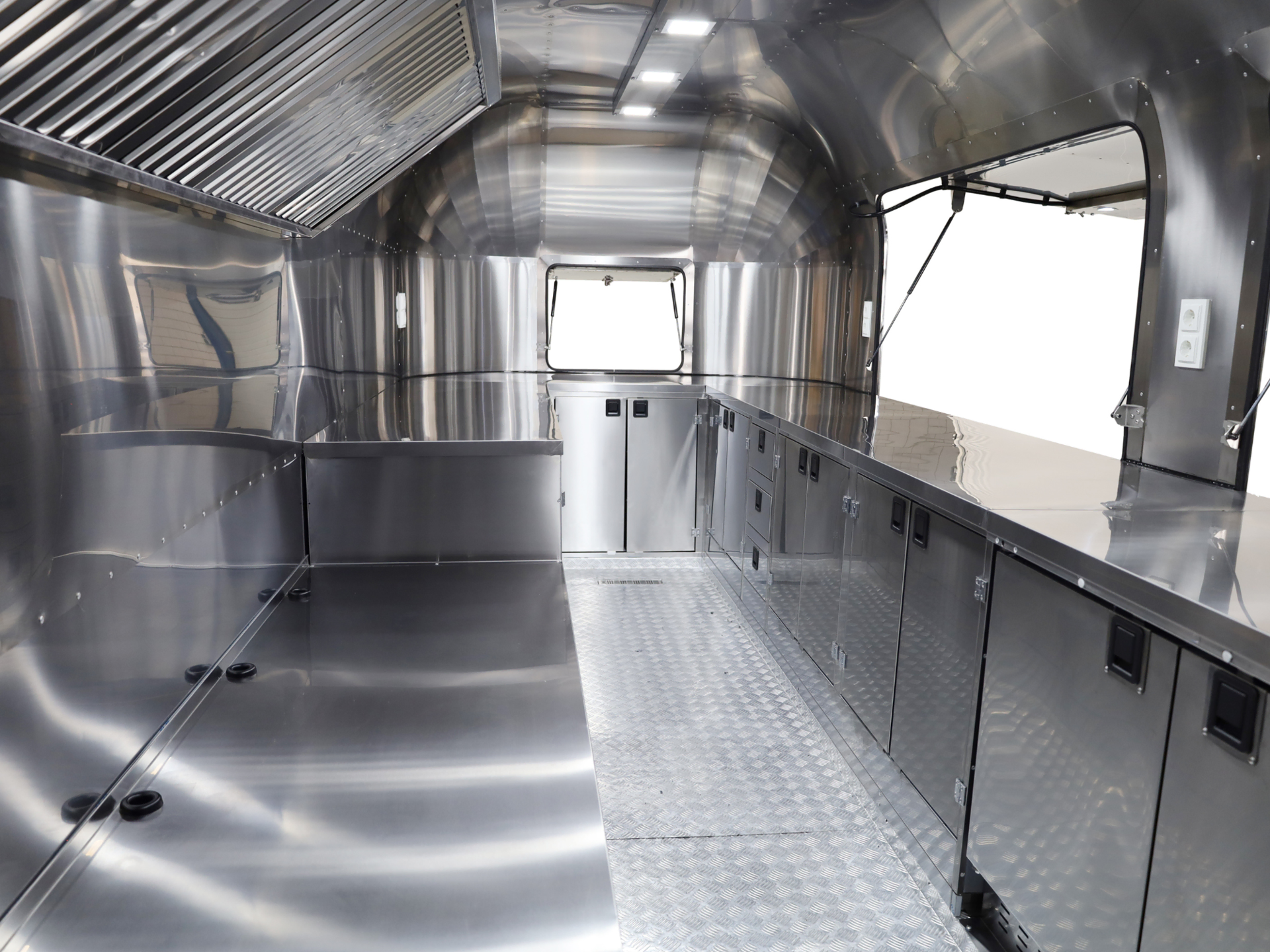 Kitchen Streamline Trailer 610