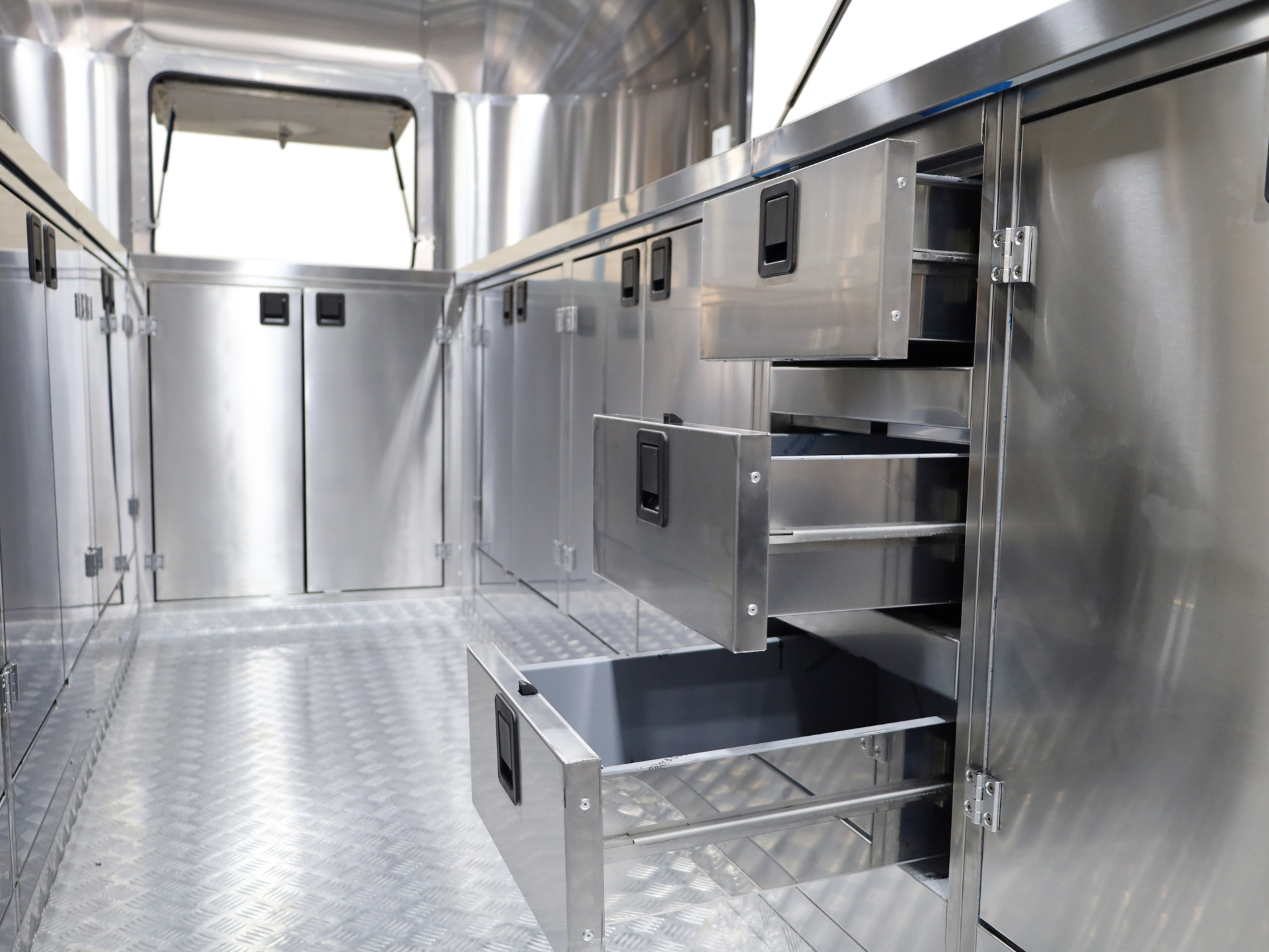 Kitchen Streamline Trailer 670