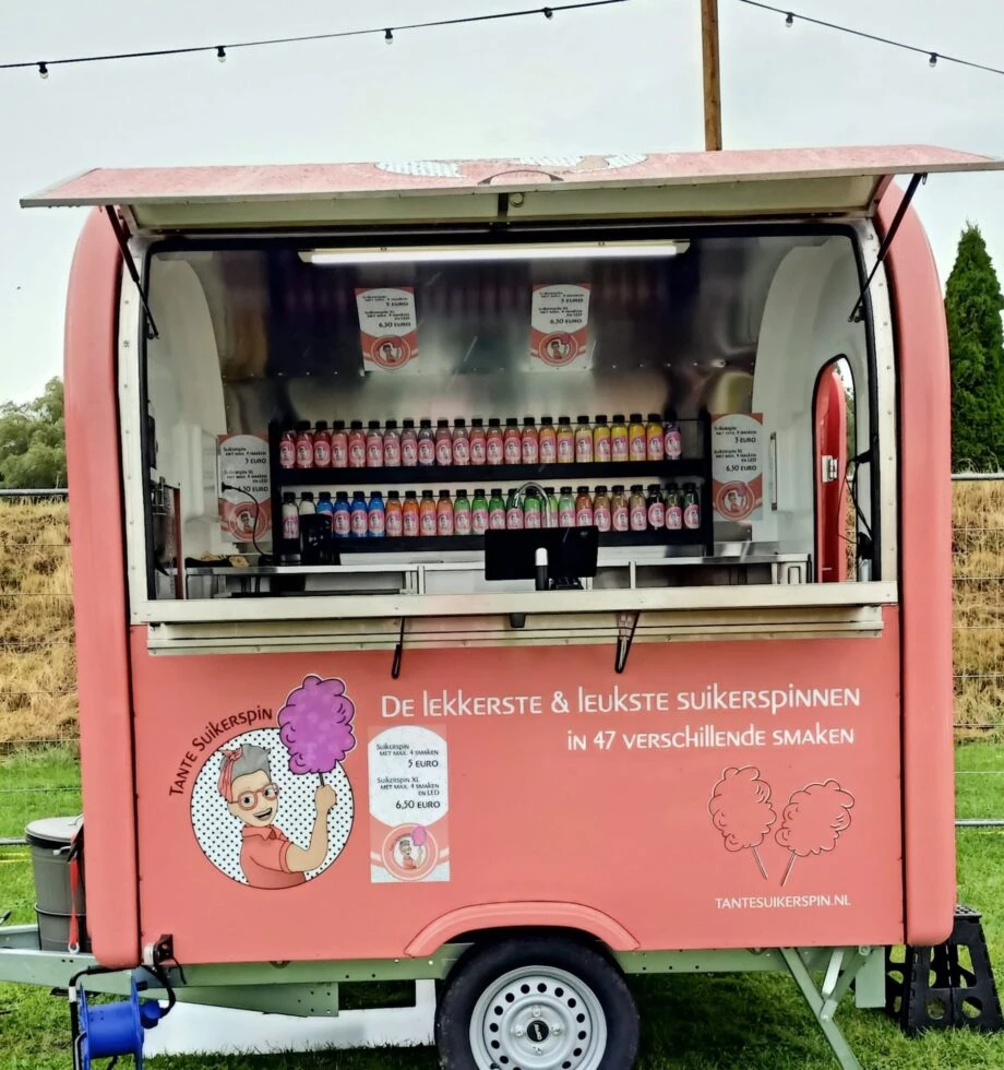 The aroma of cotton candy attracts new customers