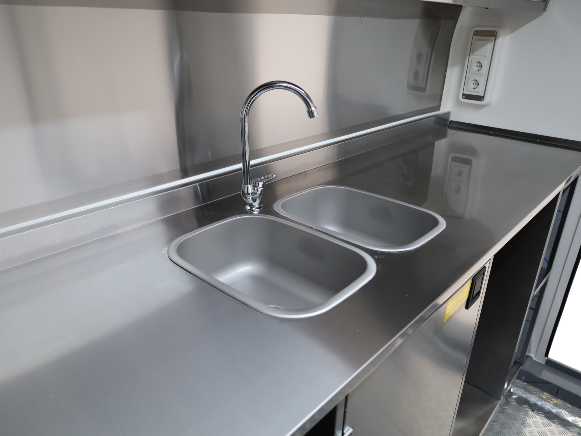 Kiosk Eco Trailer 270