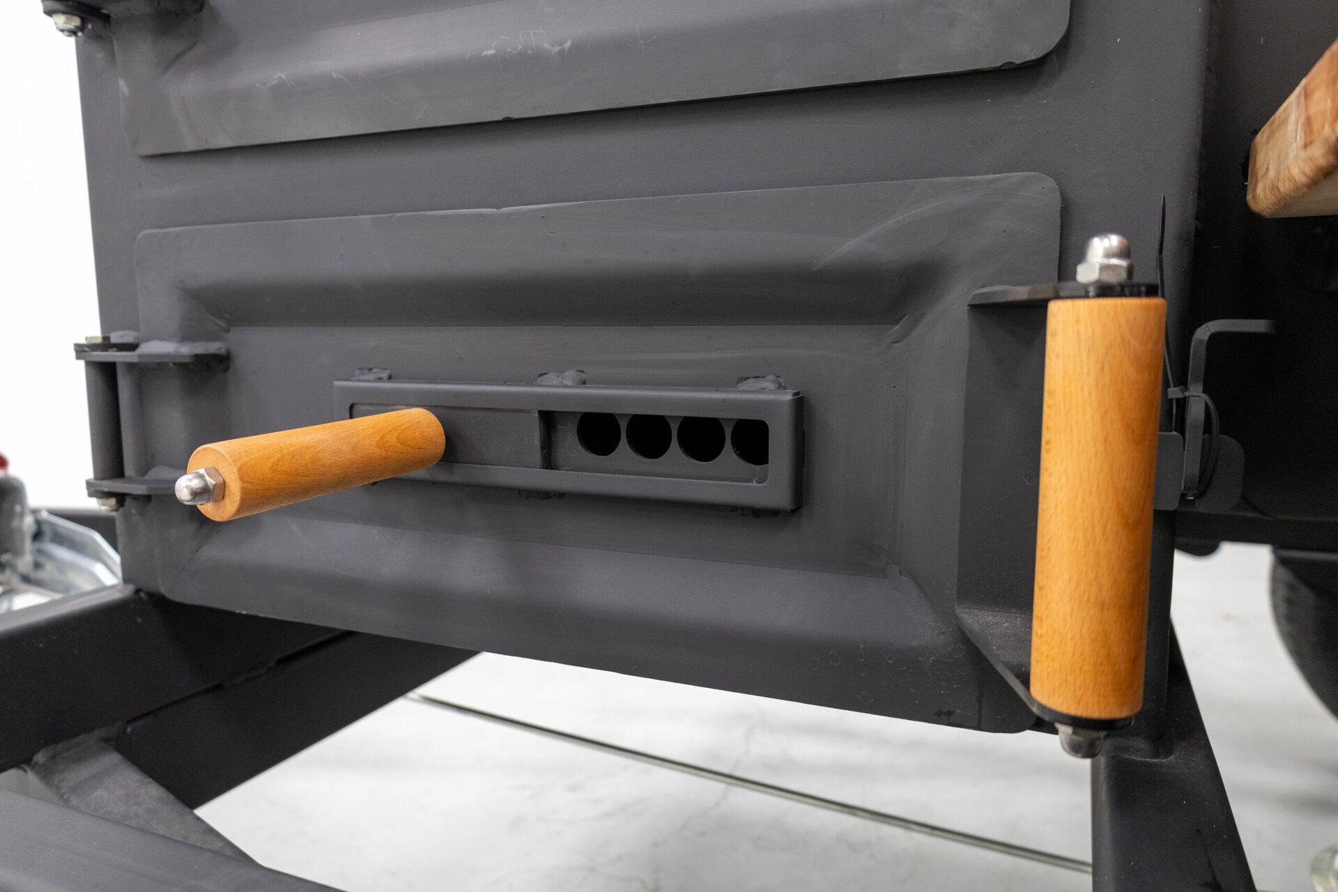 Two-lid BBQ Smoker