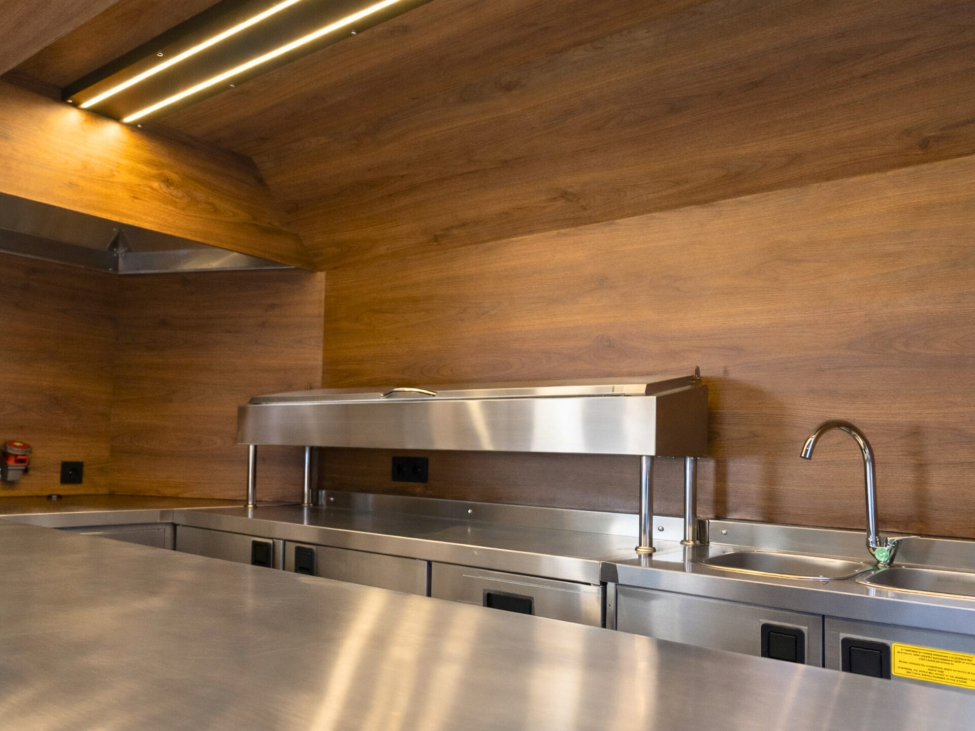 Kitchen Farm Trailer 330