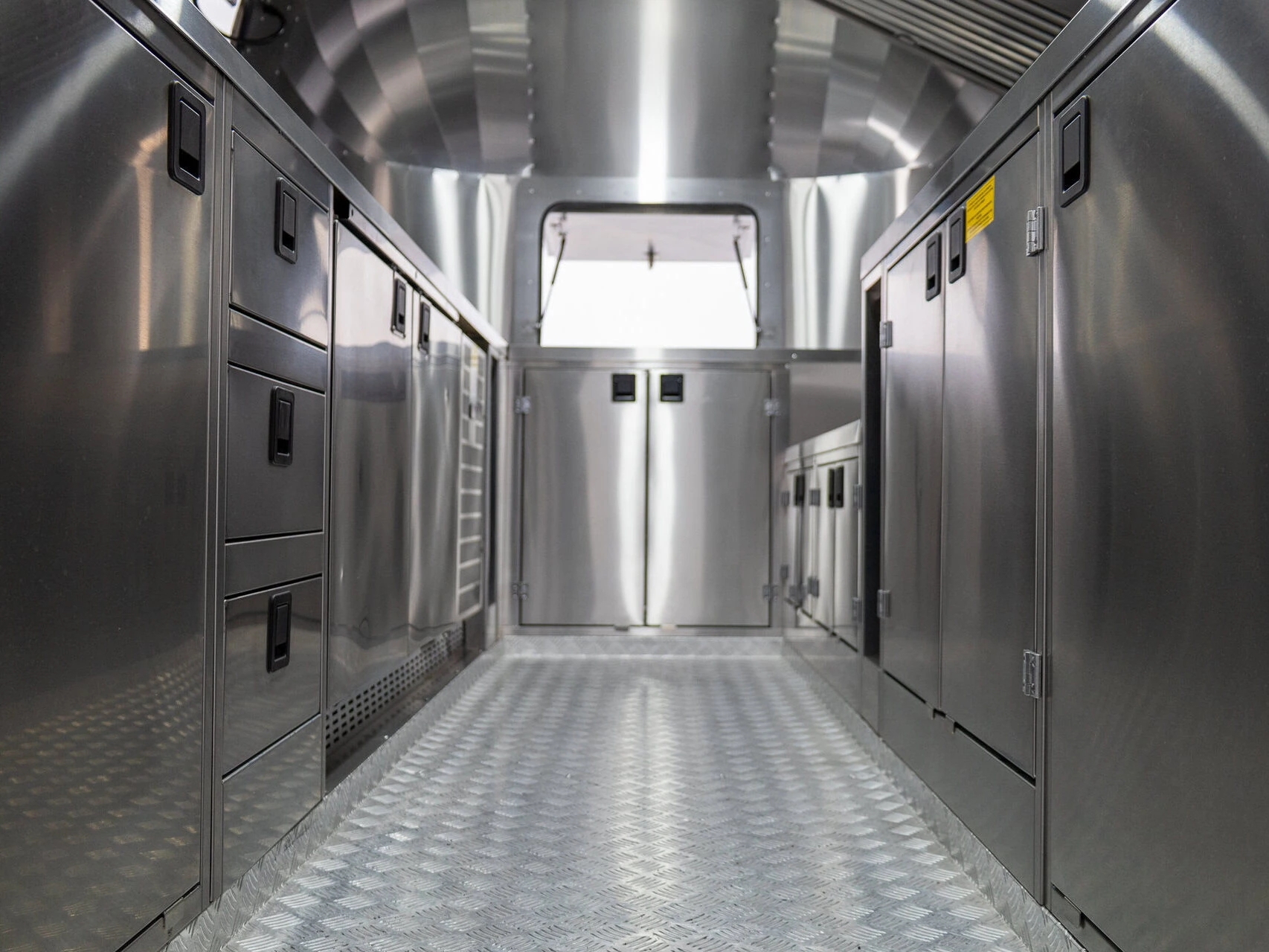 Kitchen Streamline Trailer 370