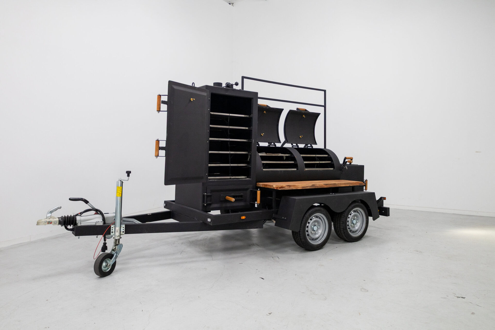 Two-lid BBQ Smoker