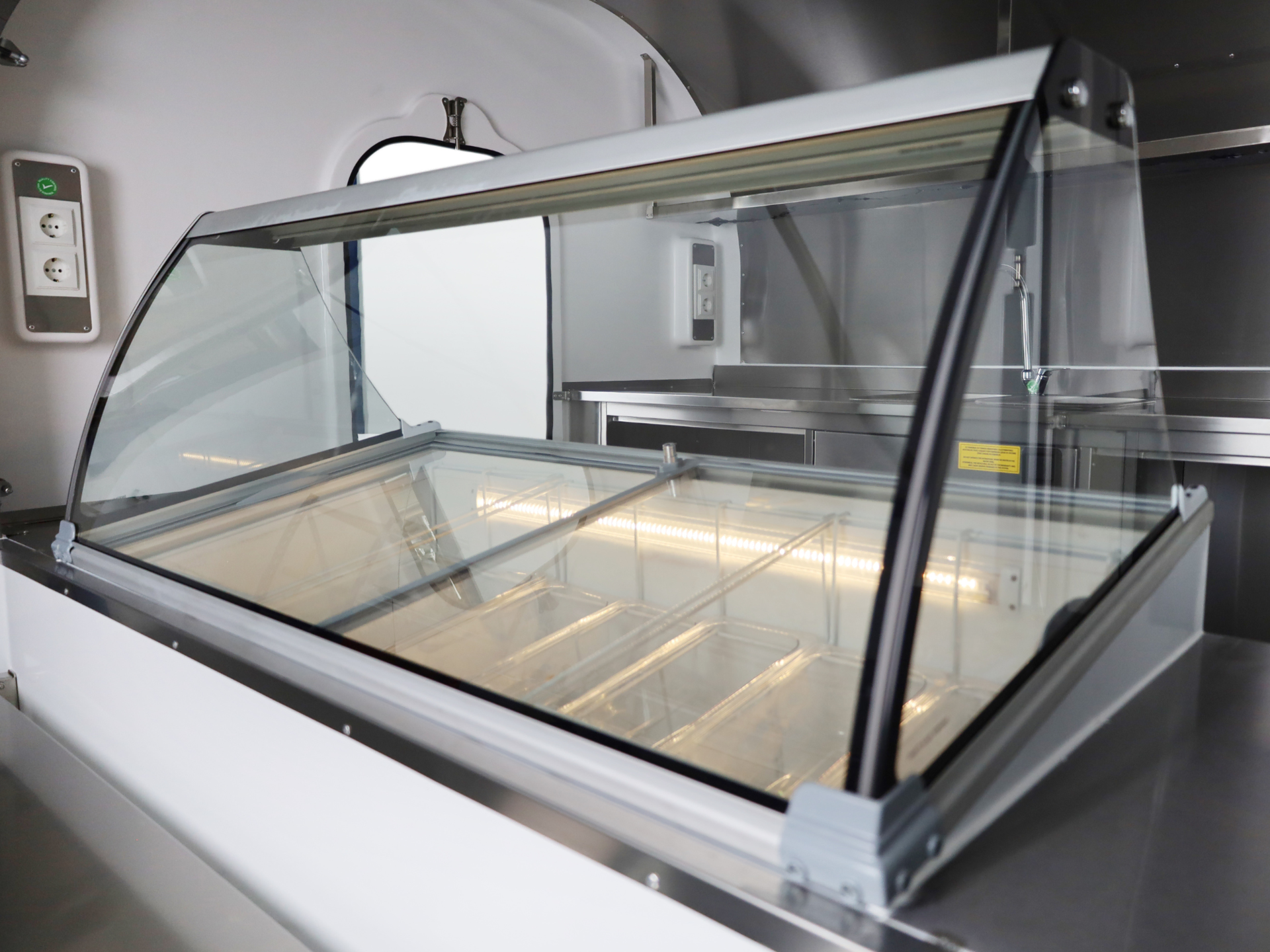Icecream Eco trailer 220