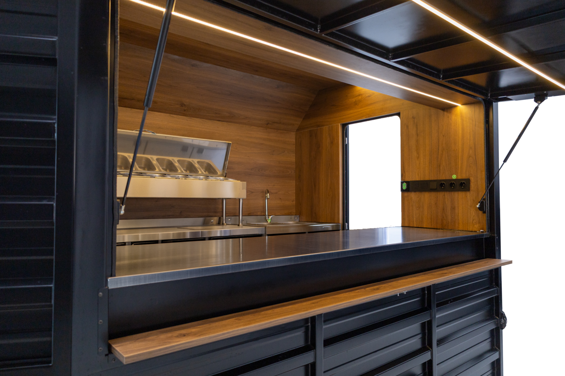 Kitchen Farm Trailer 330