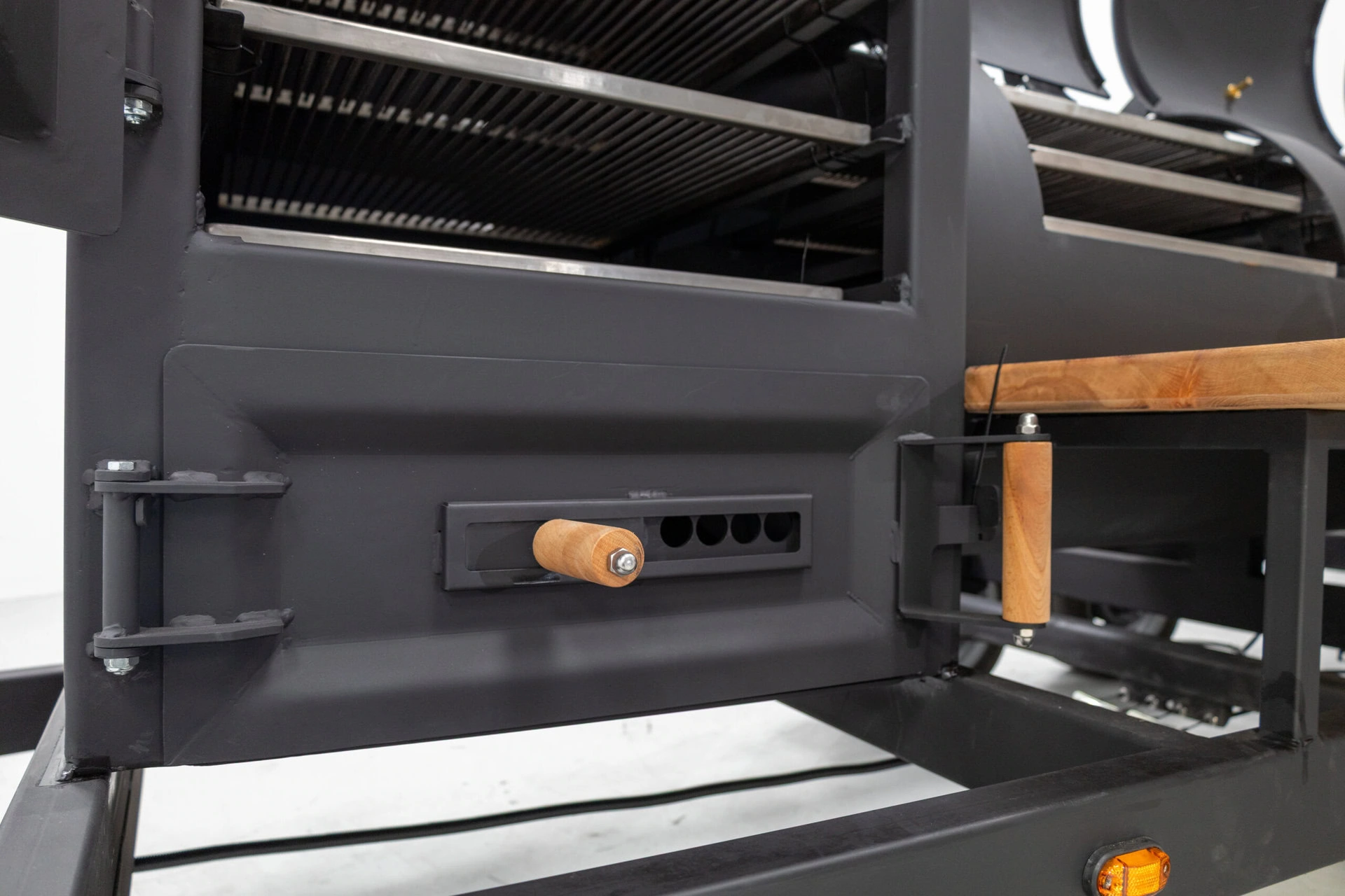 Four-lid BBQ Smoker